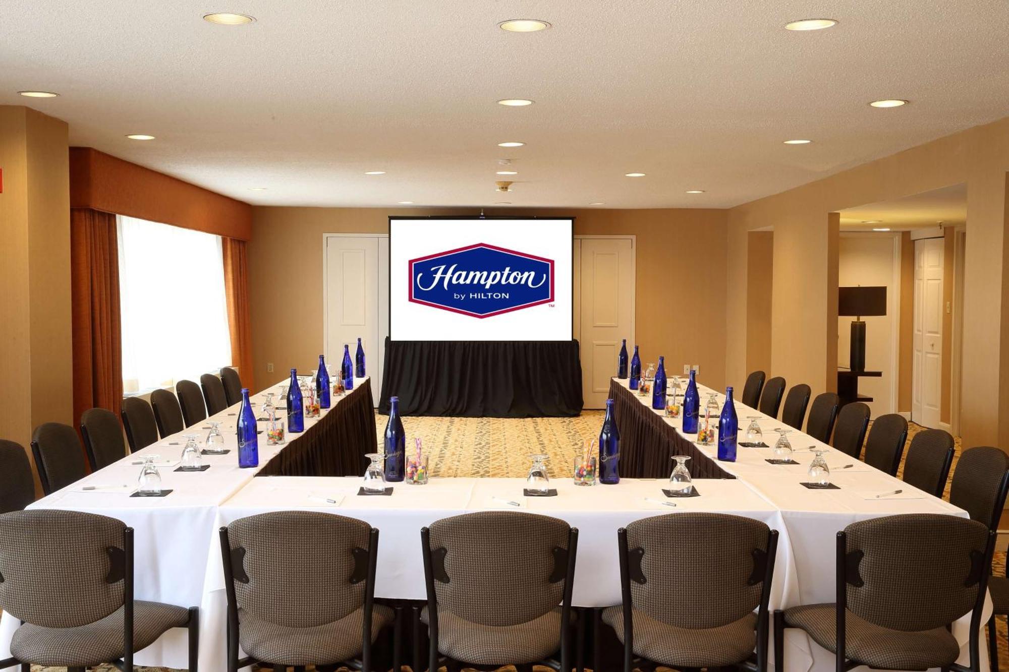 Hampton Inn Boston-Natick Ngoại thất bức ảnh